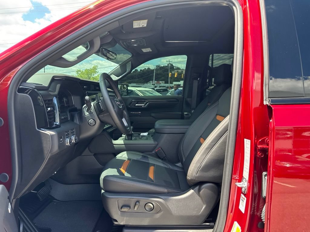 Used 2025 GMC Sierra 1500 AT4 w/ AT4 Premium Package AWD/4WD image 13