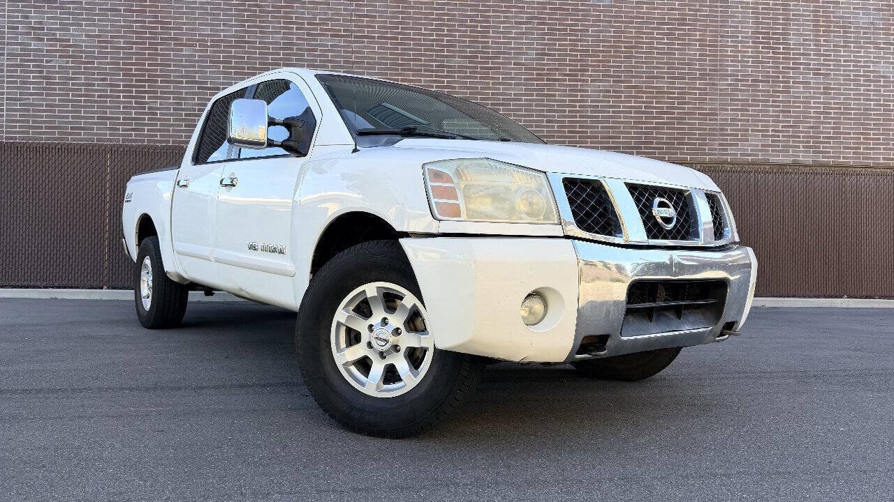 Used 2005 Nissan Titan SE AWD/4WD image 2