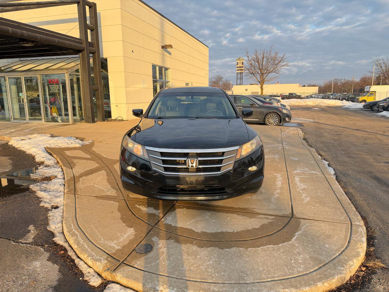 Used 2012 Honda Crosstour EX-L image 2