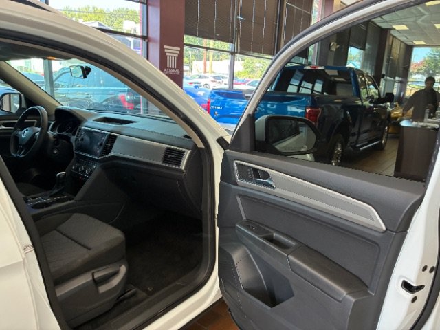 Used 2018 Volkswagen Atlas Launch Edition FWD image 26