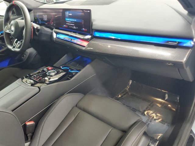 Used 2025 BMW M5 w/ Carbon Package image 28