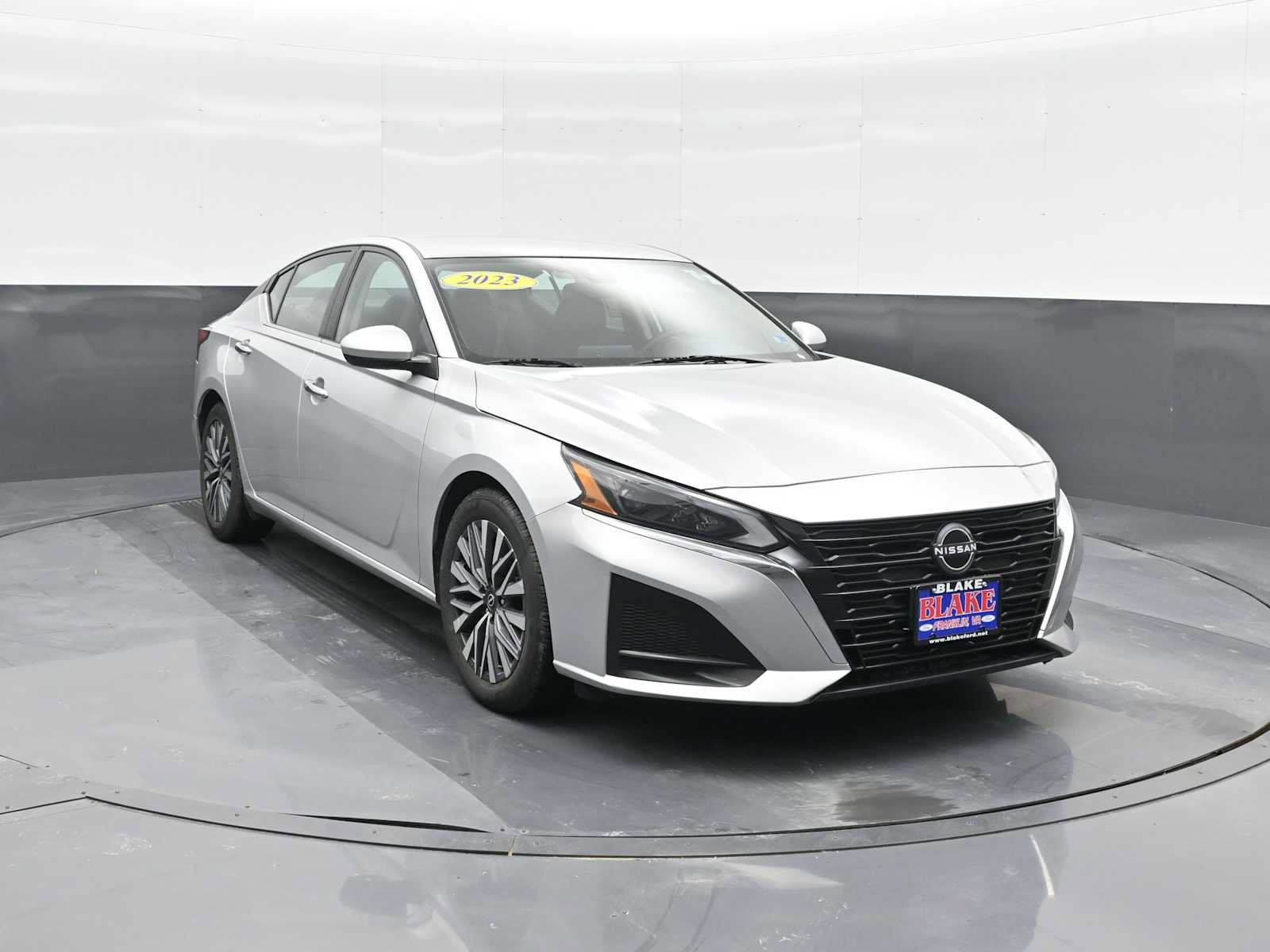 Used 2023 Nissan Altima 2.5 SV image 2