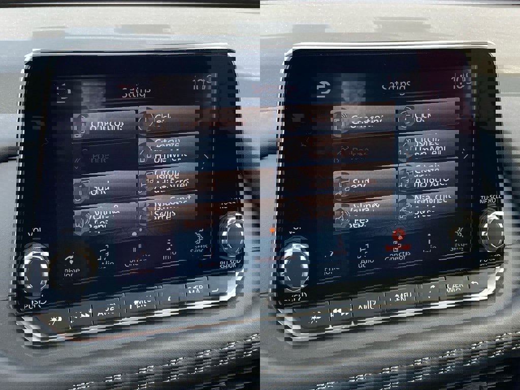 Used 2024 Nissan Rogue SV image 17