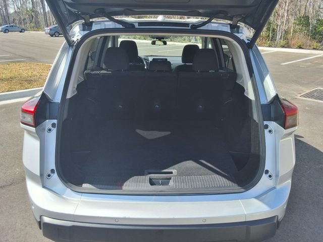 Used 2024 Nissan Rogue SV AWD/4WD image 10