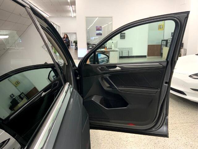 Used 2019 Volkswagen Tiguan SEL Premium image 31