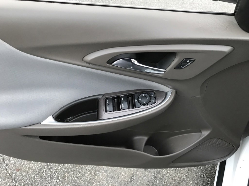 Used 2022 Chevrolet Malibu LT image 9