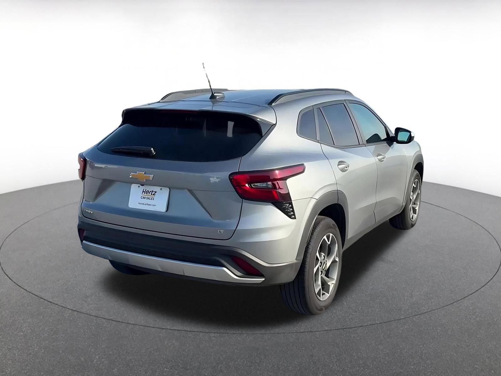 Used 2025 Chevrolet Trax LT image 14