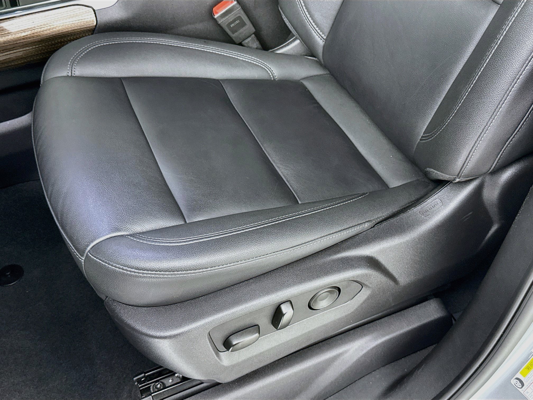 Used 2025 Chevrolet Silverado 1500 LT Trail Boss w/ Convenience Package II AWD/4WD image 21