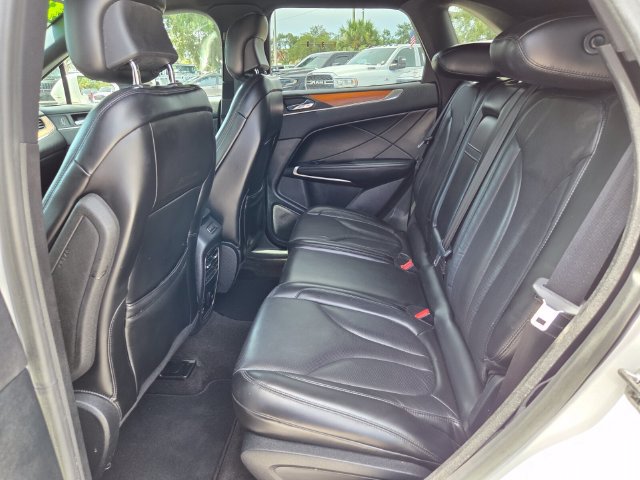 Used 2019 Lincoln MKC Reserve w/ MKC Technology Package FWD image 14