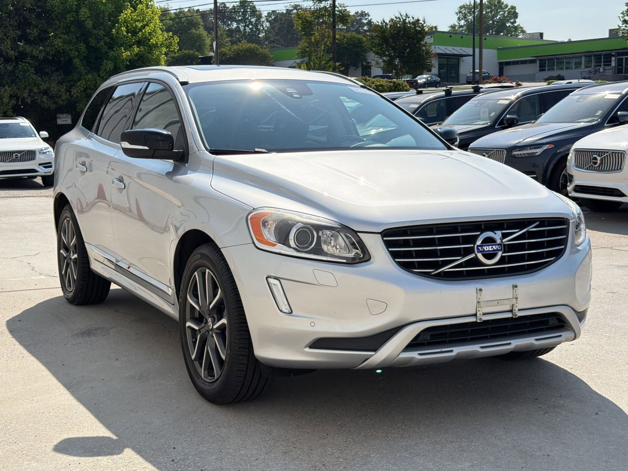 Used 2017 Volvo XC60 T6 Dynamic w/ Climate Package AWD/4WD image 7