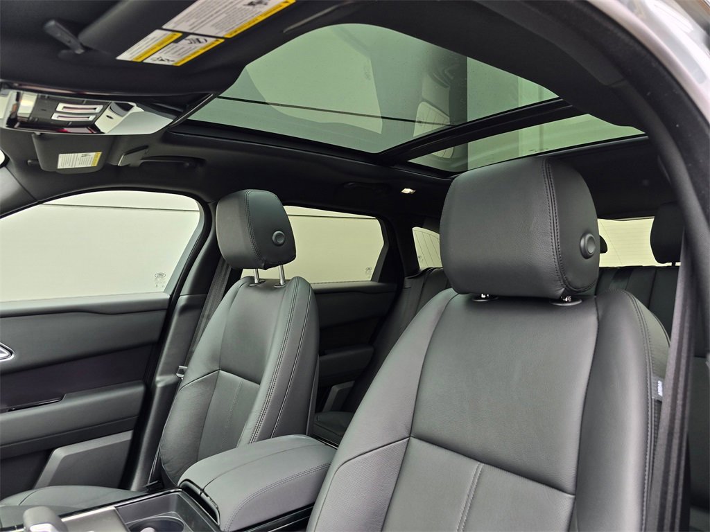 New 2026 Land Rover Range Rover Velar Dynamic SE image 23