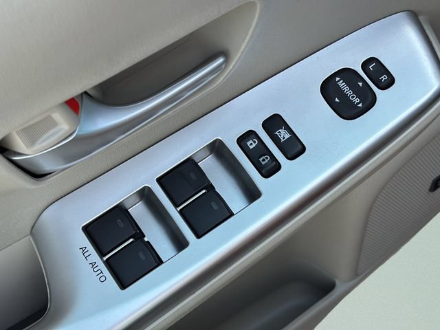 Used 2012 Toyota Prius V Five FWD image 13