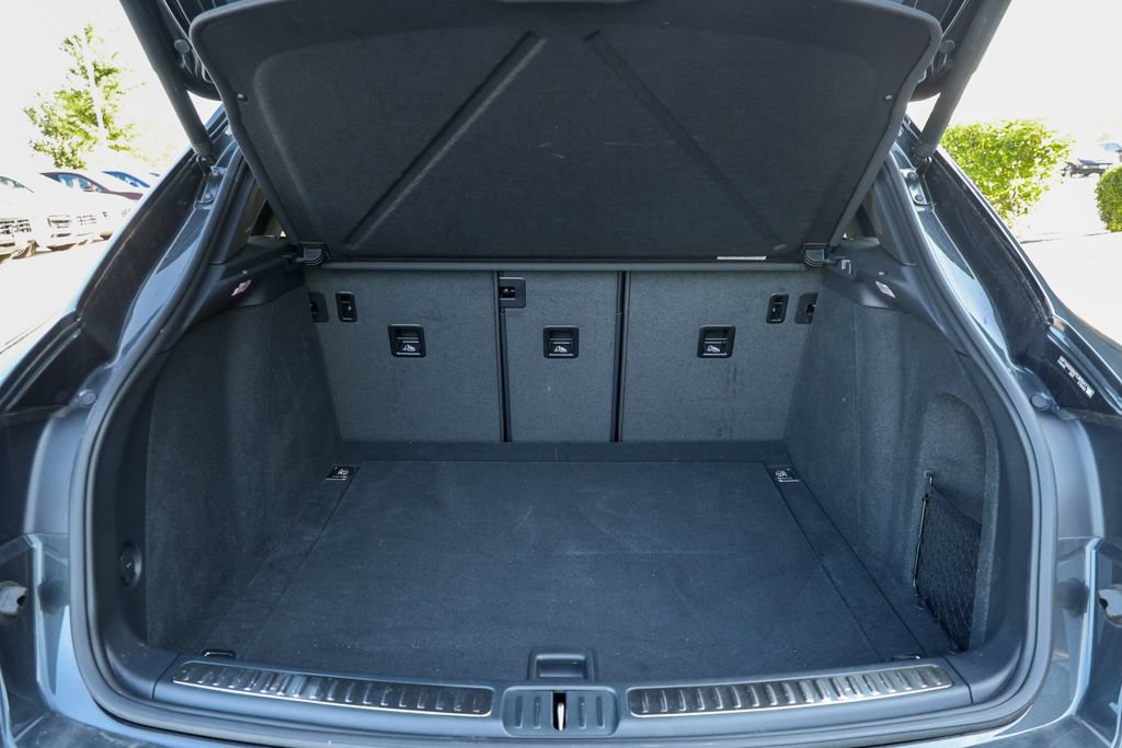 Certified 2026 Porsche Macan Turbo AWD/4WD image 39