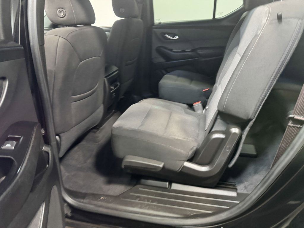 Used 2023 Chevrolet Traverse LT image 51