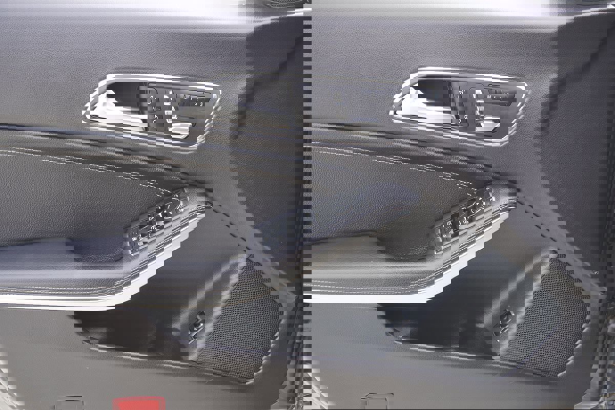 Used 2018 Mercedes-Benz CLA 250 image 23