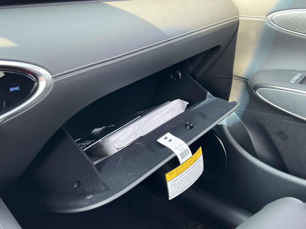 New 2025 Genesis Electrified GV70 Advanced w/ Prestige Package image 35