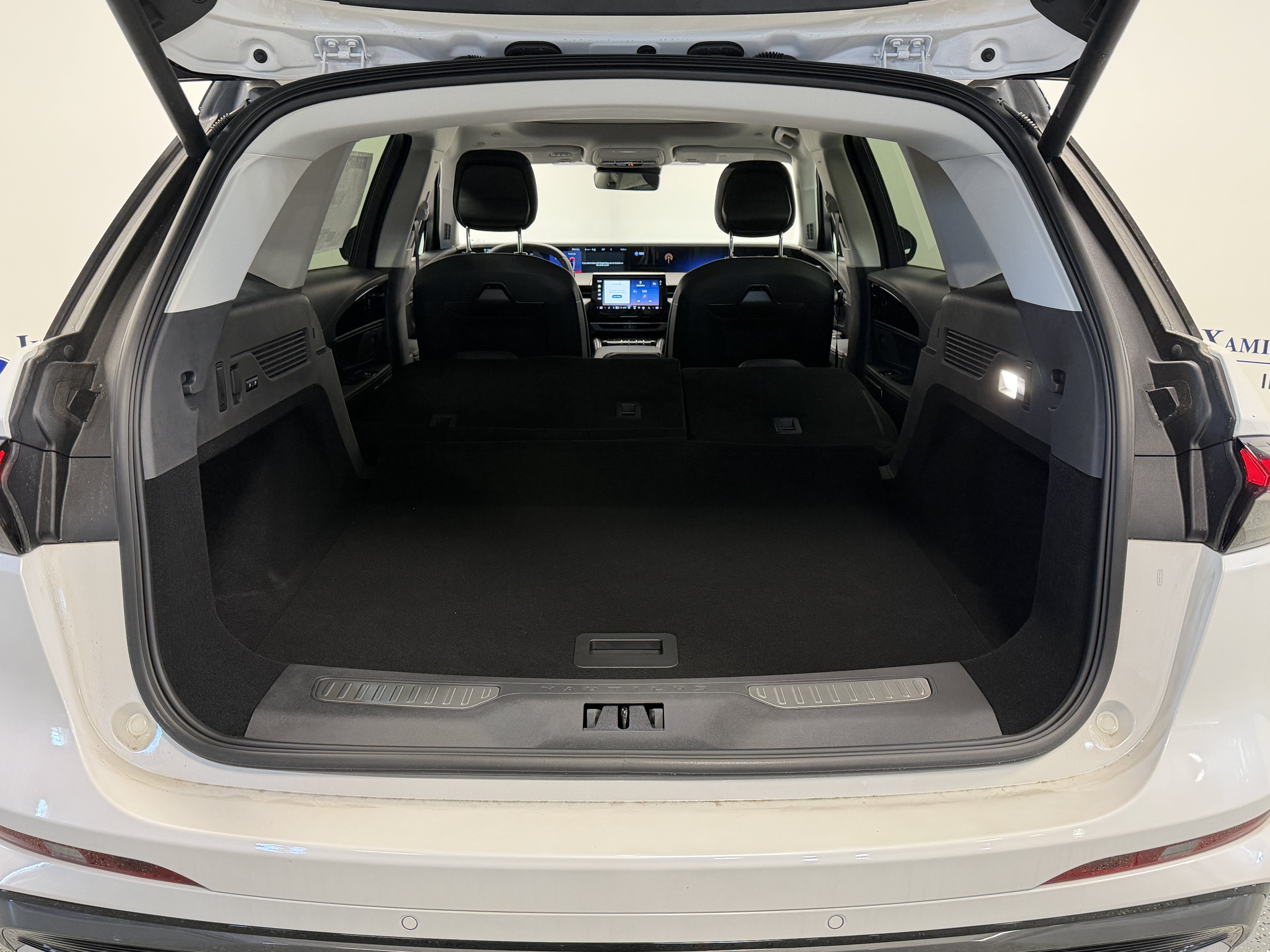 New 2026 Lincoln Nautilus Reserve w/ Jet Appearance Package AWD/4WD image 28