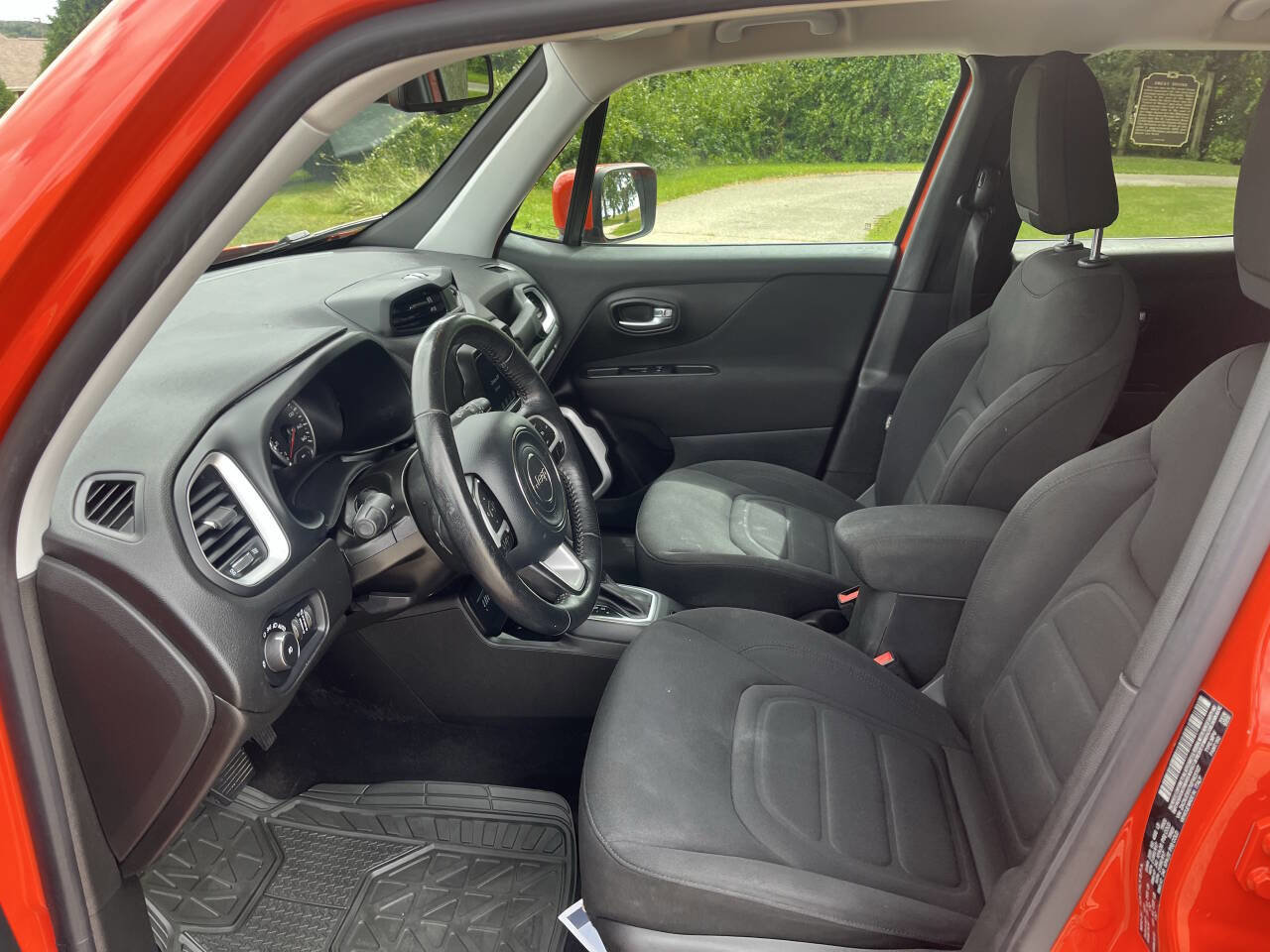 Used 2021 Jeep Renegade Latitude w/ Convenience Group image 24