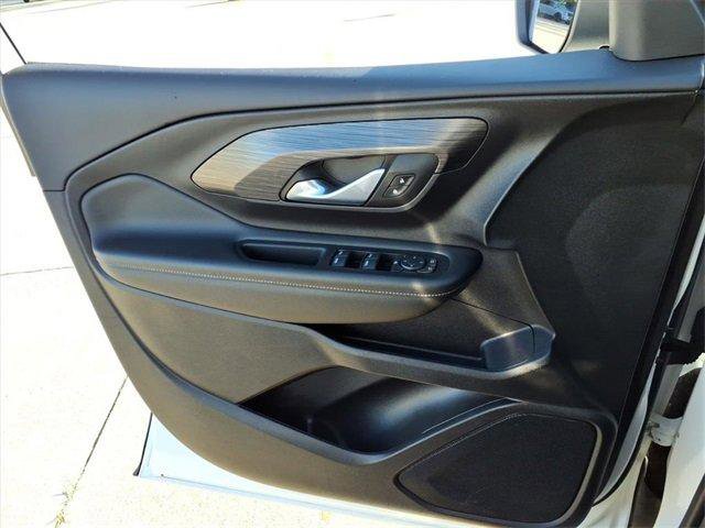 Used 2024 GMC Terrain SLE image 19