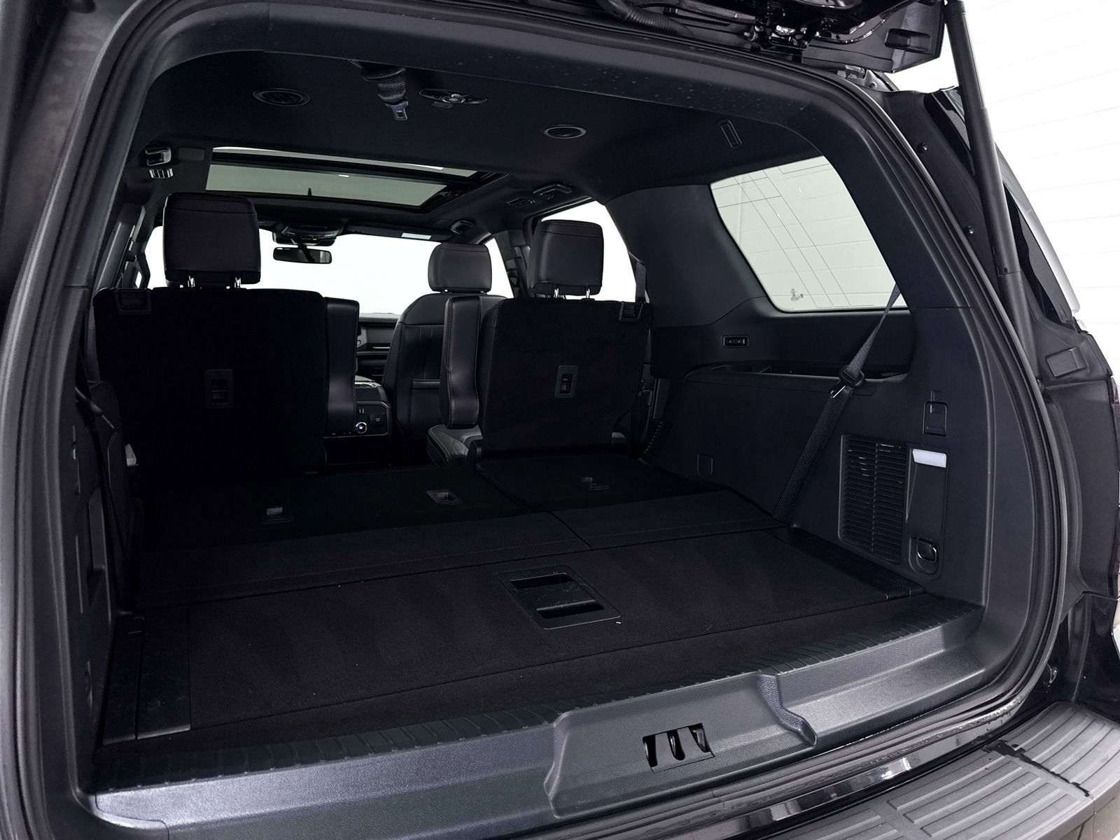 Used 2024 Ford Expedition Platinum AWD/4WD image 35