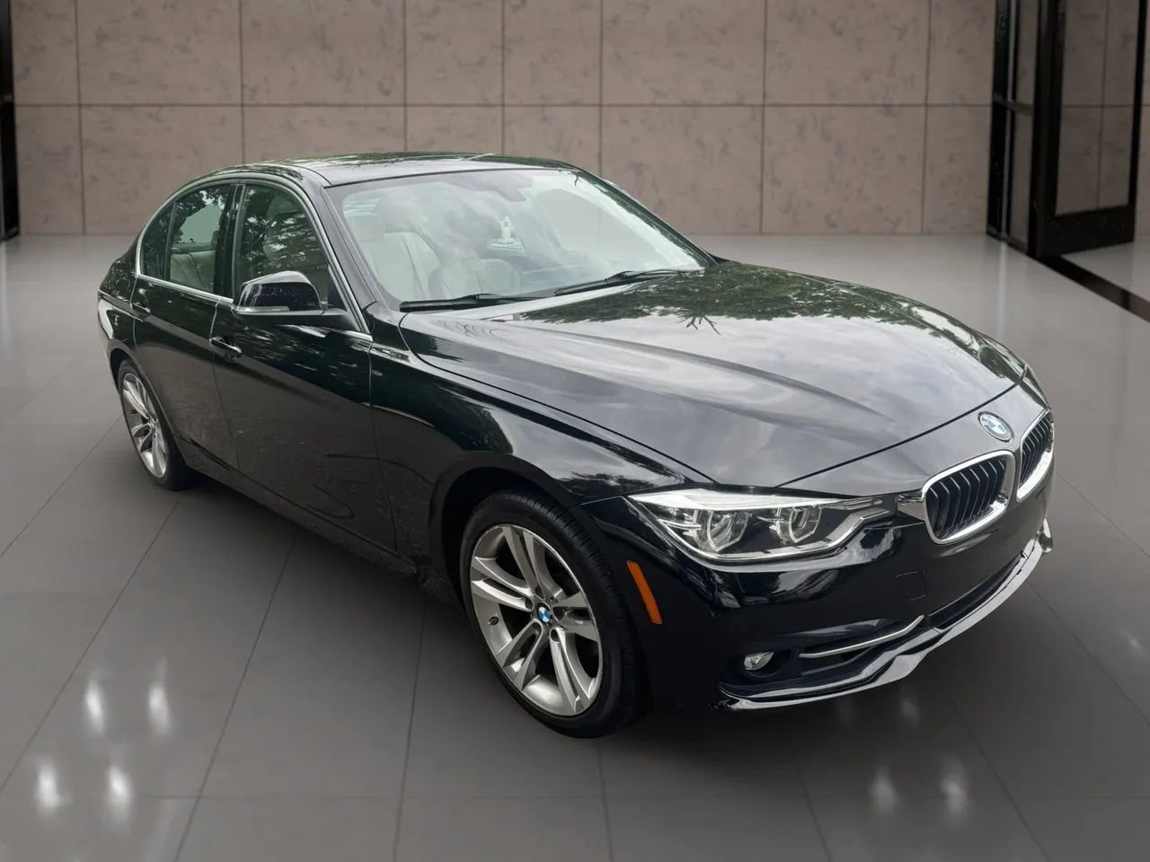 Used 2018 BMW 330i Sedan w/ Convenience Package RWD image 11