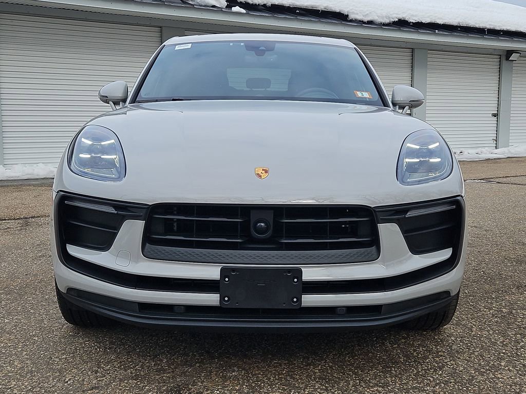 Certified 2025 Porsche Macan image 10