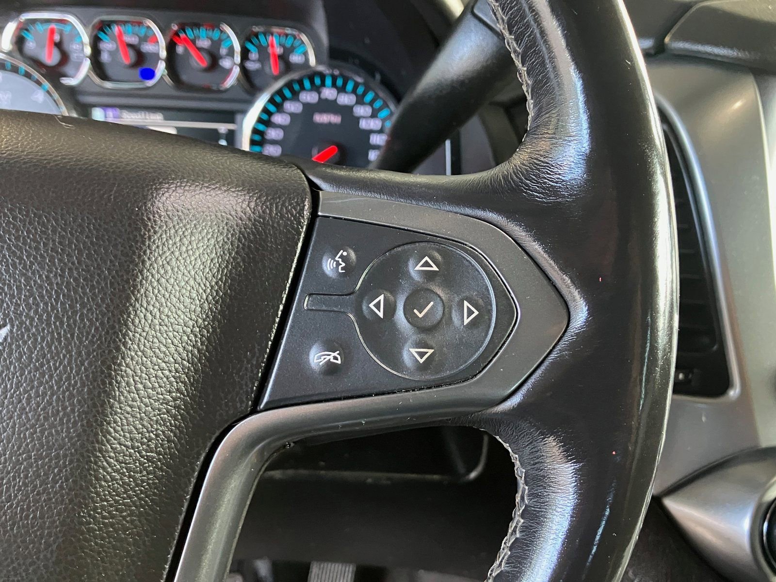 Used 2018 Chevrolet Tahoe Premier w/ RST 6.2L Performance Edition AWD/4WD image 30