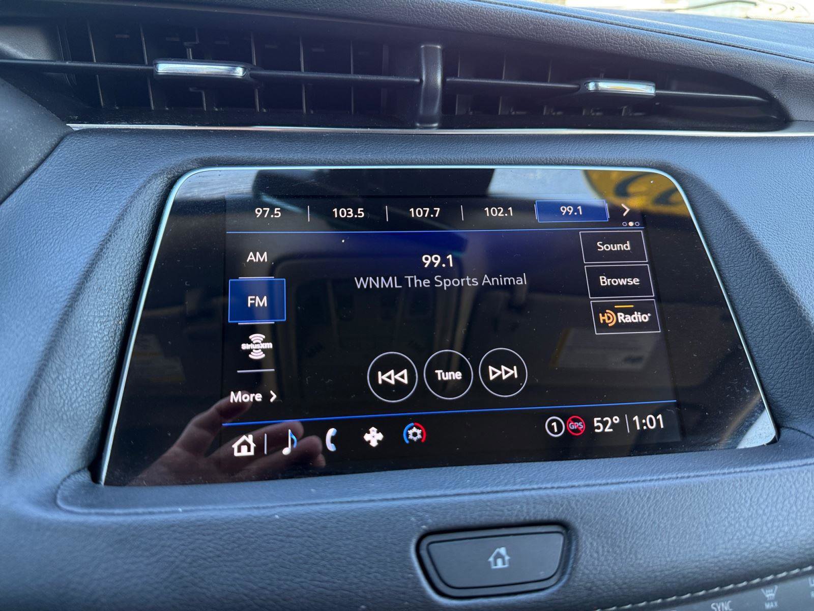 Used 2022 Cadillac XT4 Luxury w/ Cold Weather Package image 29