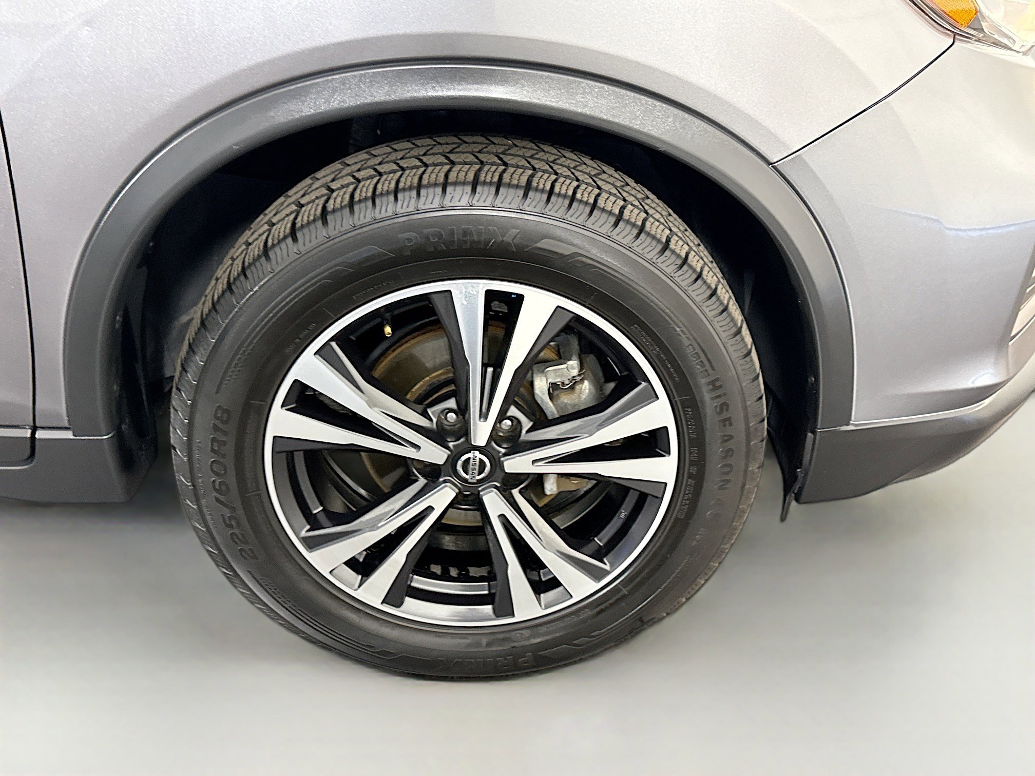 Used 2019 Nissan Rogue SV w/ Premium Package FWD image 32