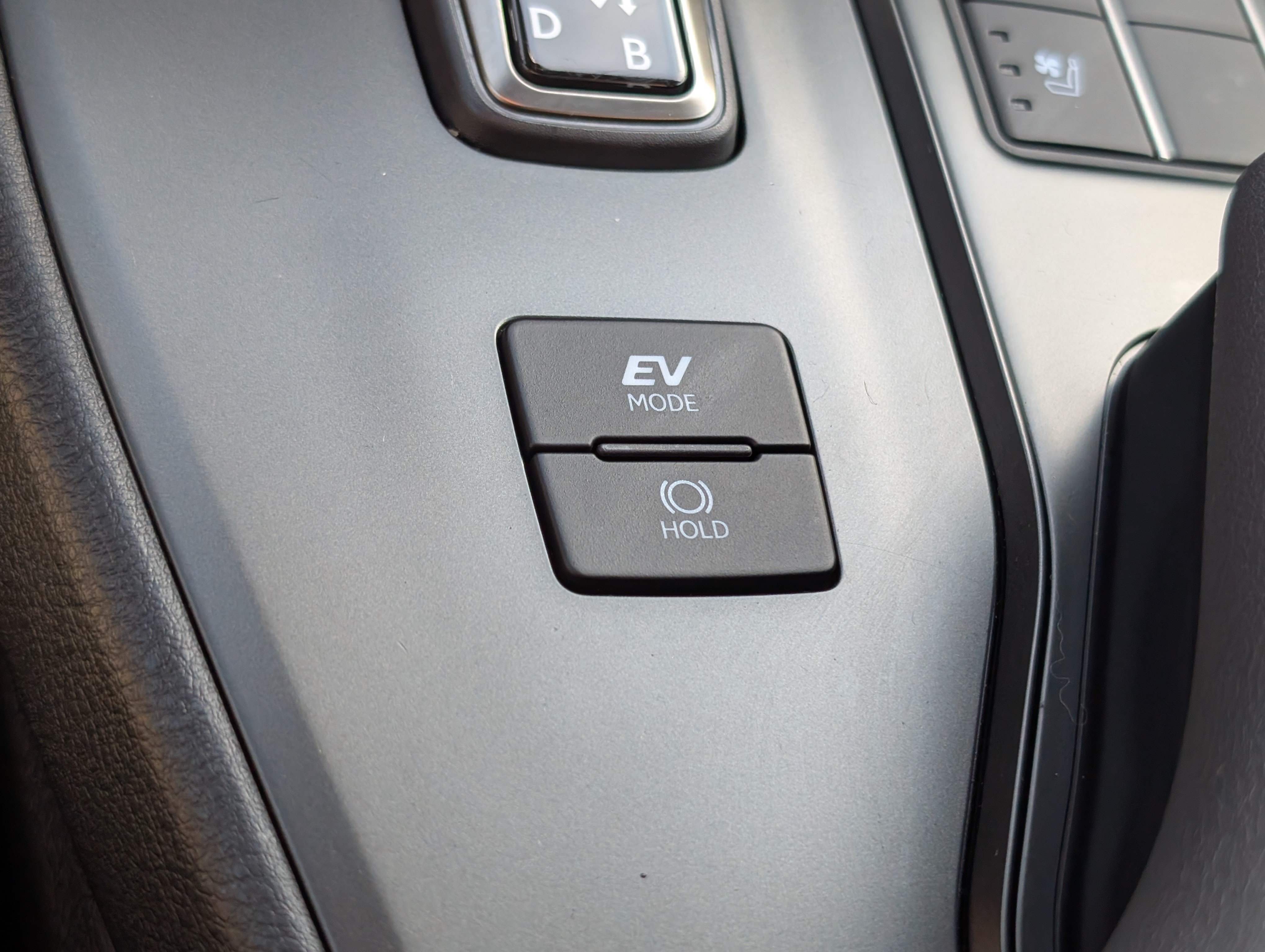 Certified 2025 Lexus UX 300h AWD w/ Accessory Package (Z1) image 27