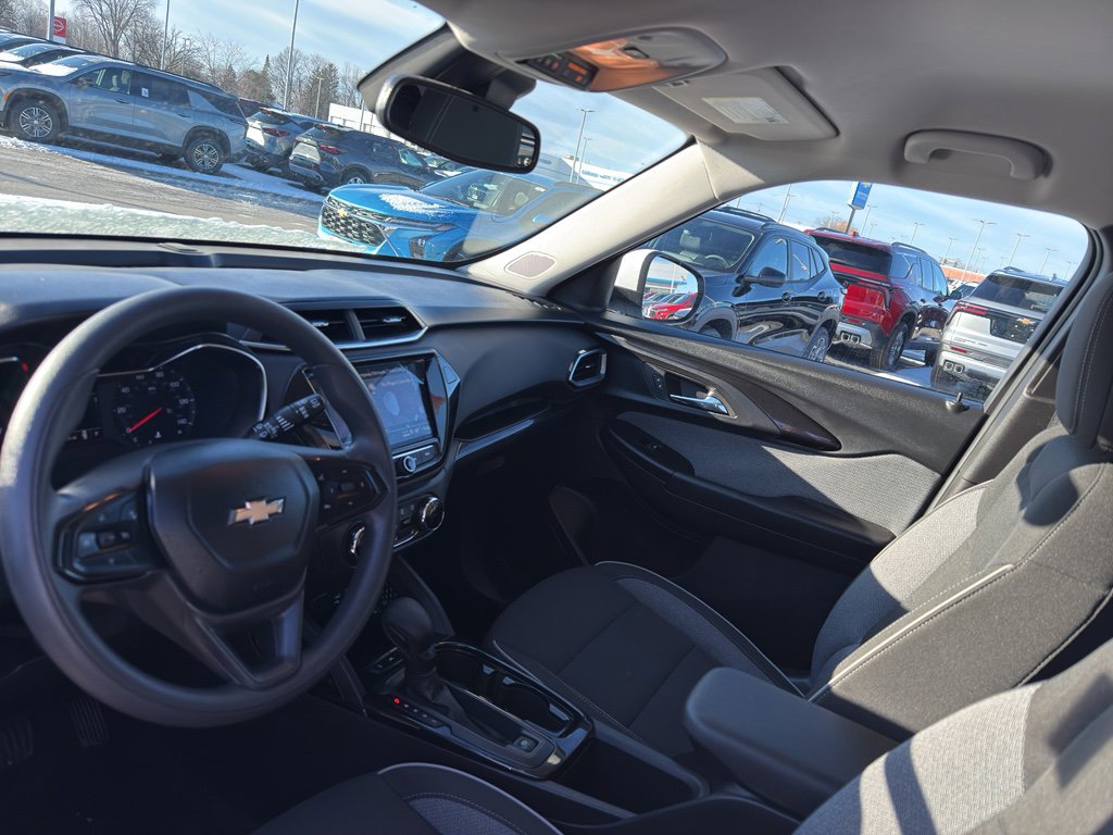 Used 2023 Chevrolet TrailBlazer LT w/ Convenience Package image 25