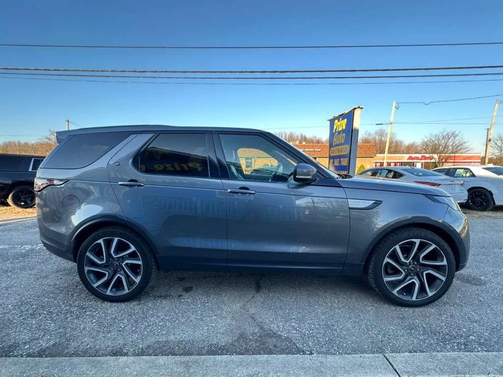 Used 2017 Land Rover Discovery HSE AWD/4WD image 6