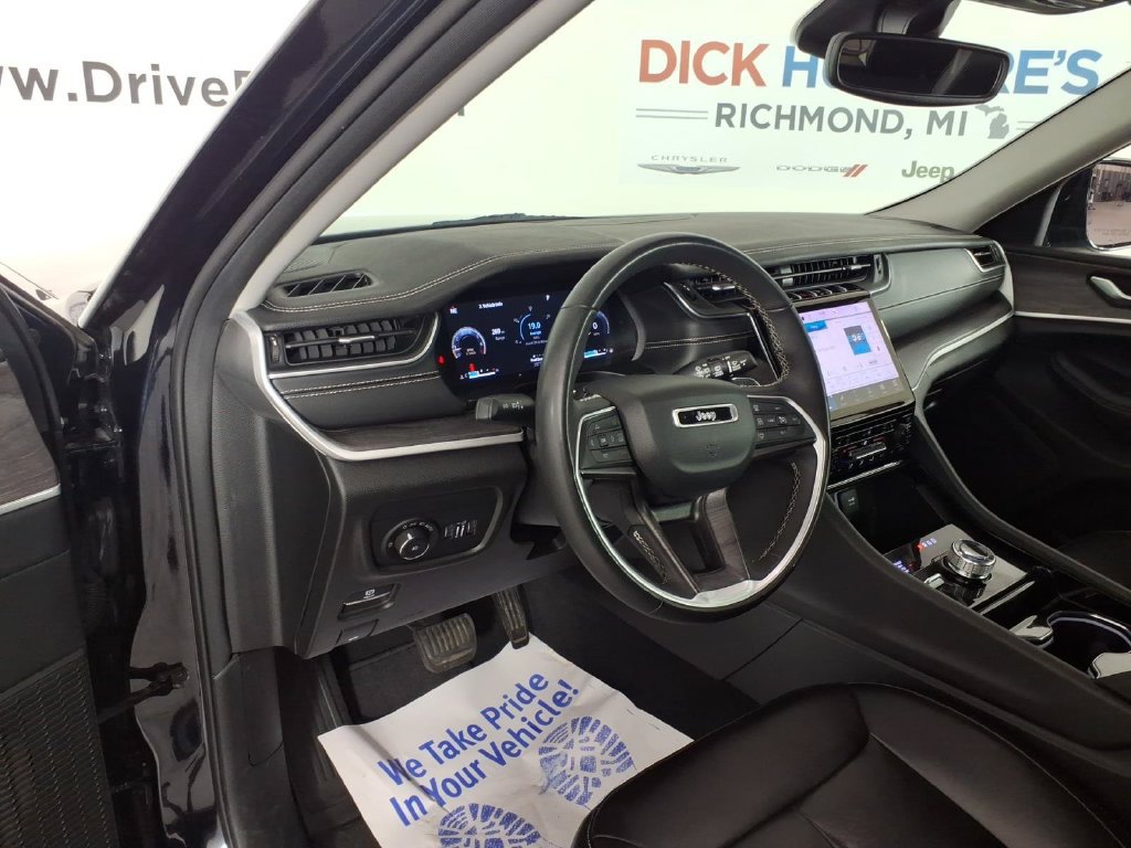 Used 2023 Jeep Grand Cherokee Limited AWD/4WD image 13