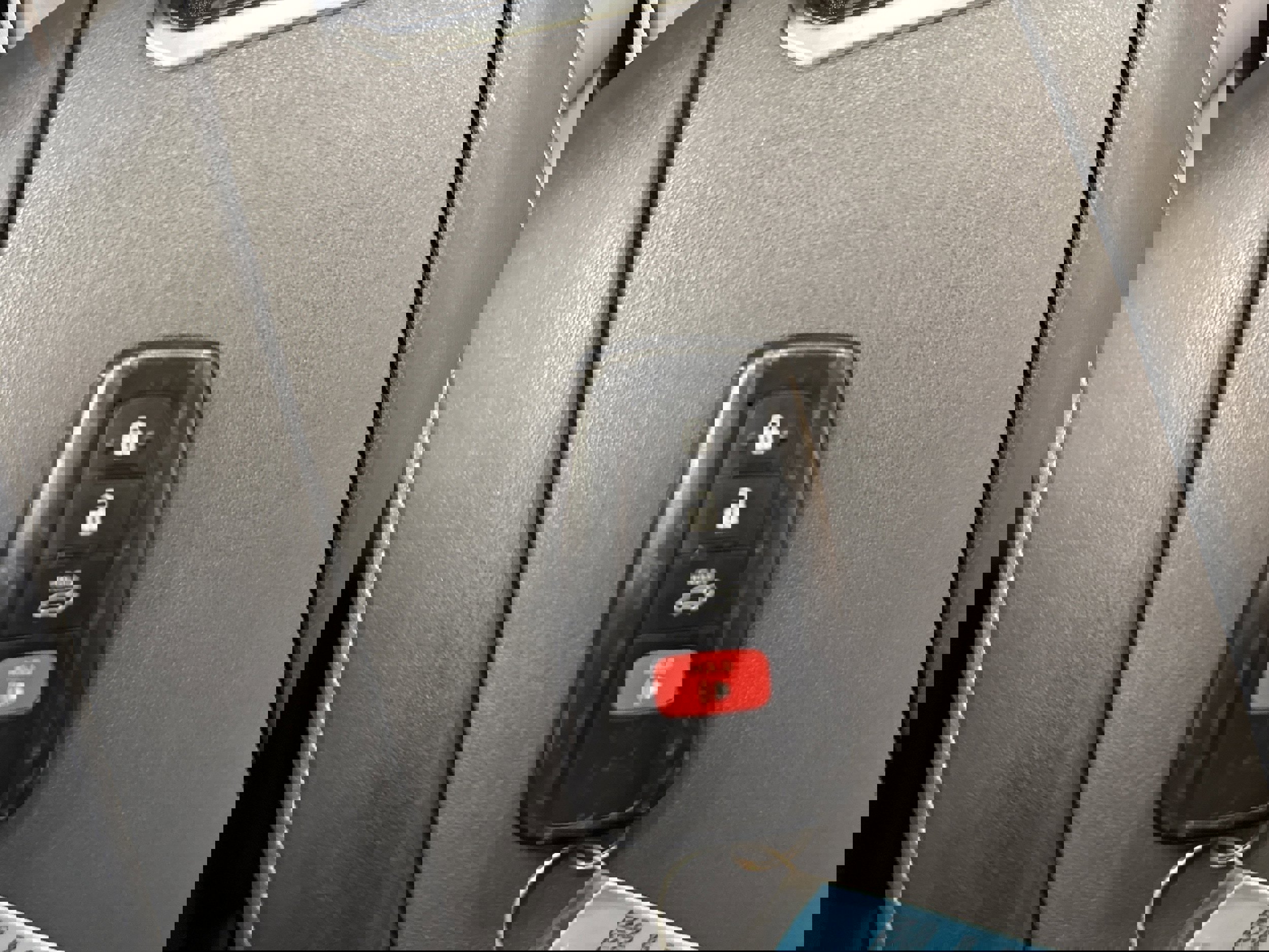 Used 2022 Toyota Highlander XLE image 35