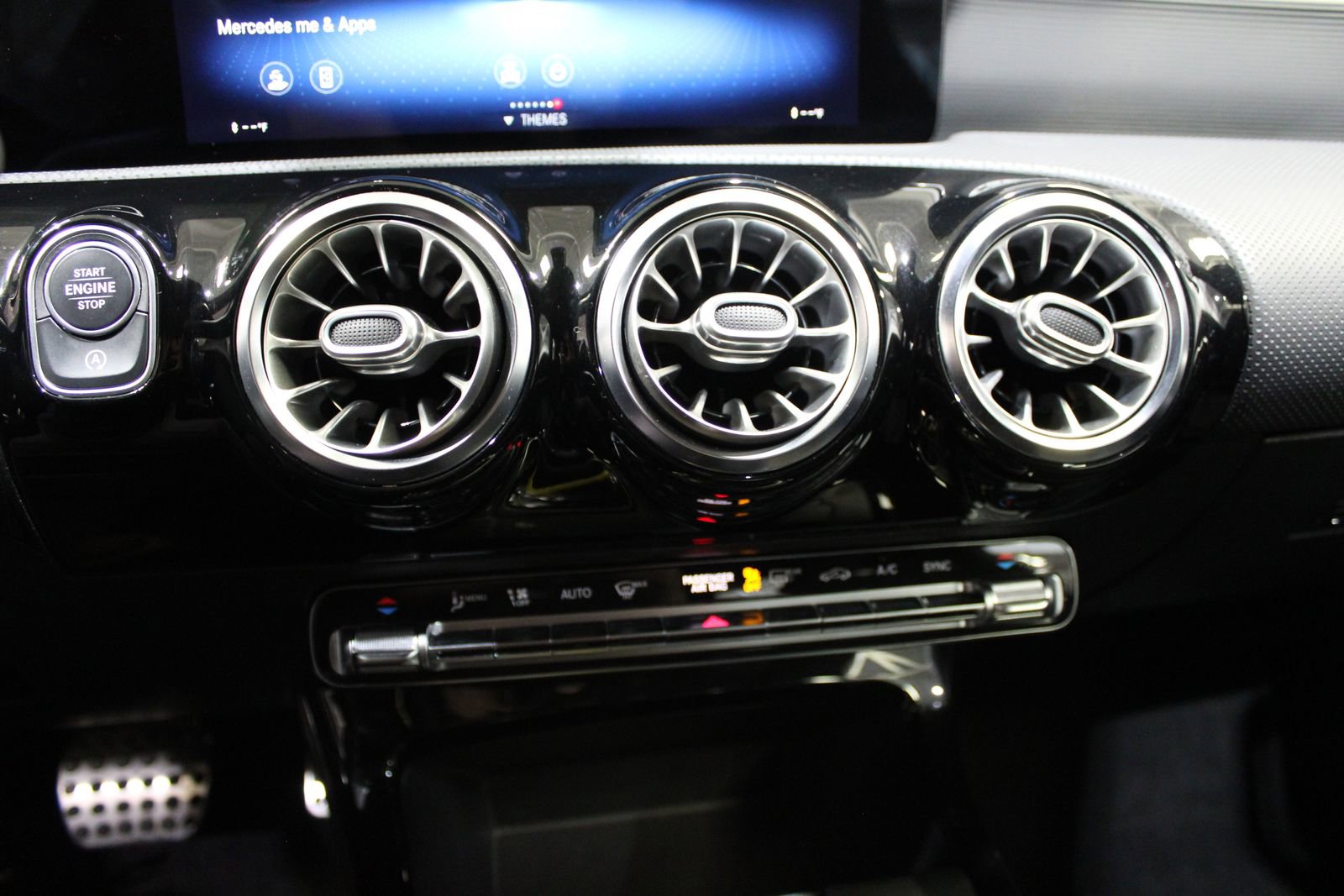 Used 2021 Mercedes-Benz CLA 250 image 34