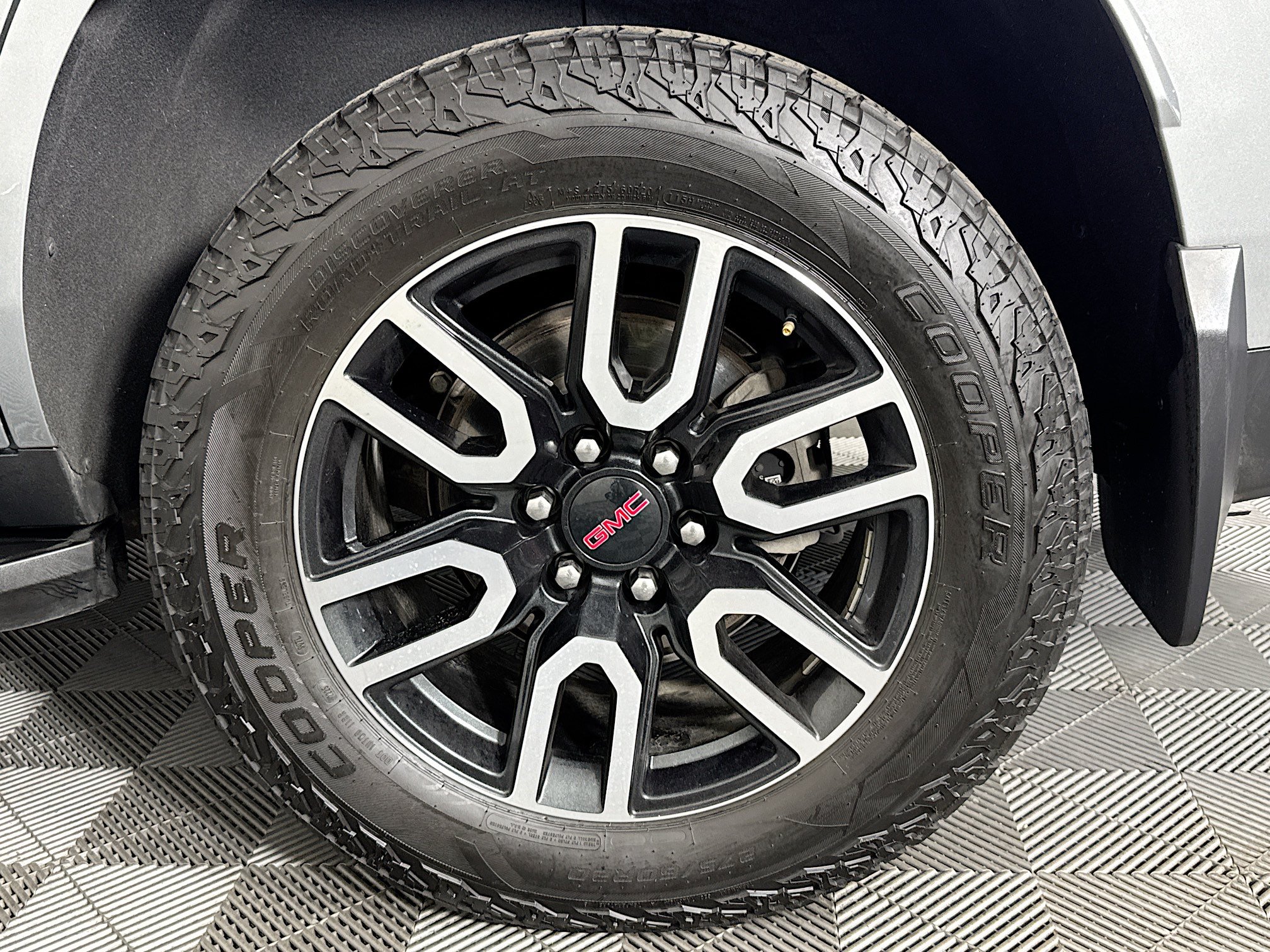 Used 2023 GMC Yukon AT4 AWD/4WD image 66