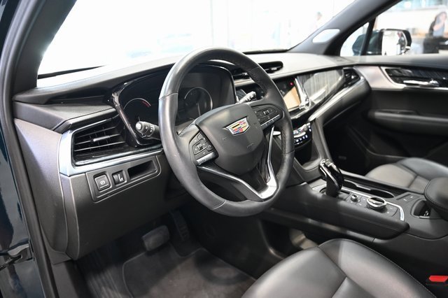 Used 2025 Cadillac XT6 Premium Luxury image 23