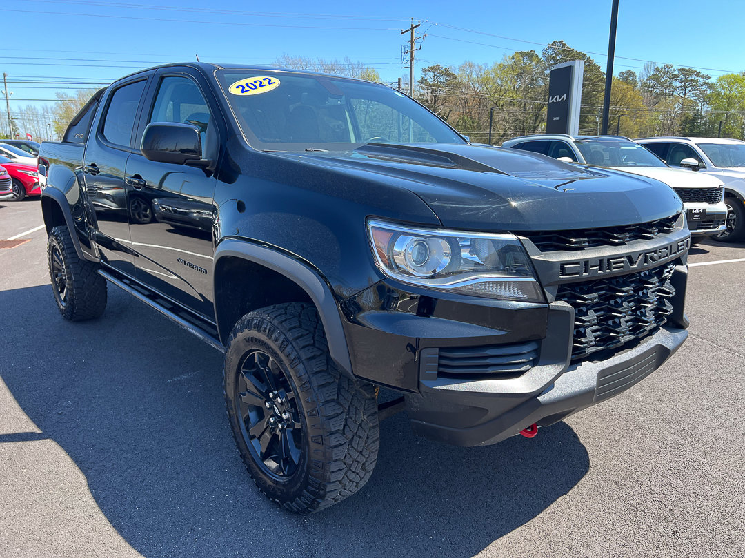 Used 2022 Chevrolet Colorado ZR2 w/ ZR2 Midnight Special Edition AWD/4WD image 9