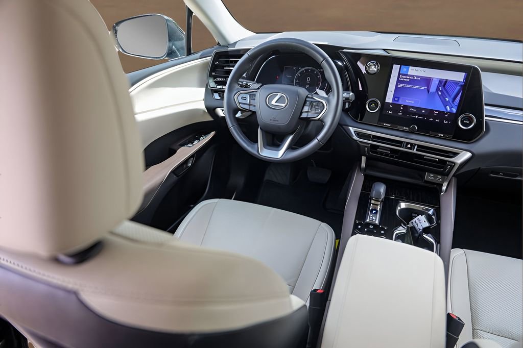 Used 2024 Lexus RX 350 FWD w/ Technology Package image 26