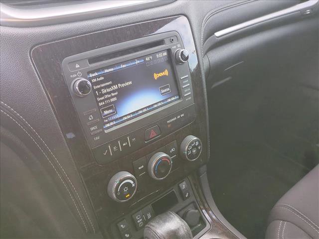 Used 2017 Chevrolet Traverse LT w/ Style and Technology Package image 12