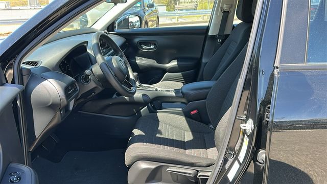 Used 2023 Honda HR-V LX image 9