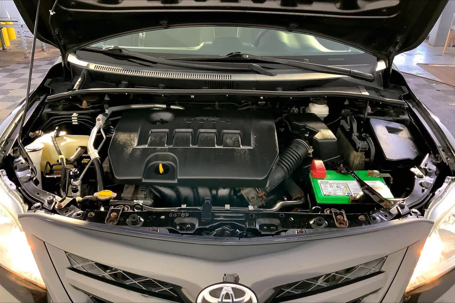Used 2012 Toyota Corolla LE FWD image 29