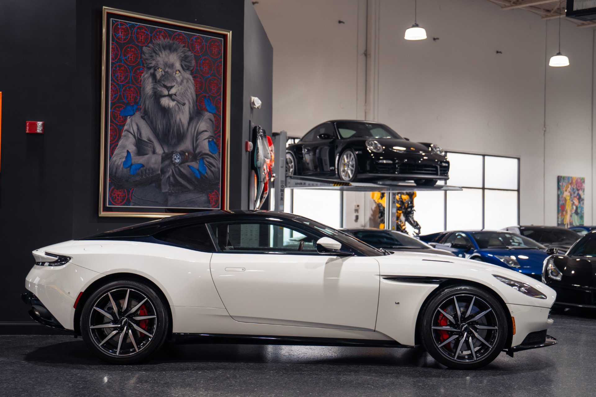 Used 2018 Aston Martin DB11 V12 RWD image 5