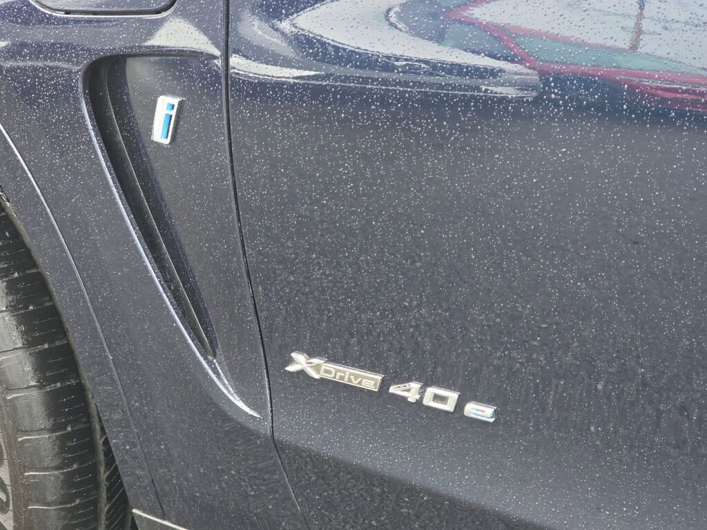 Used 2017 BMW X5 xDrive40e image 12