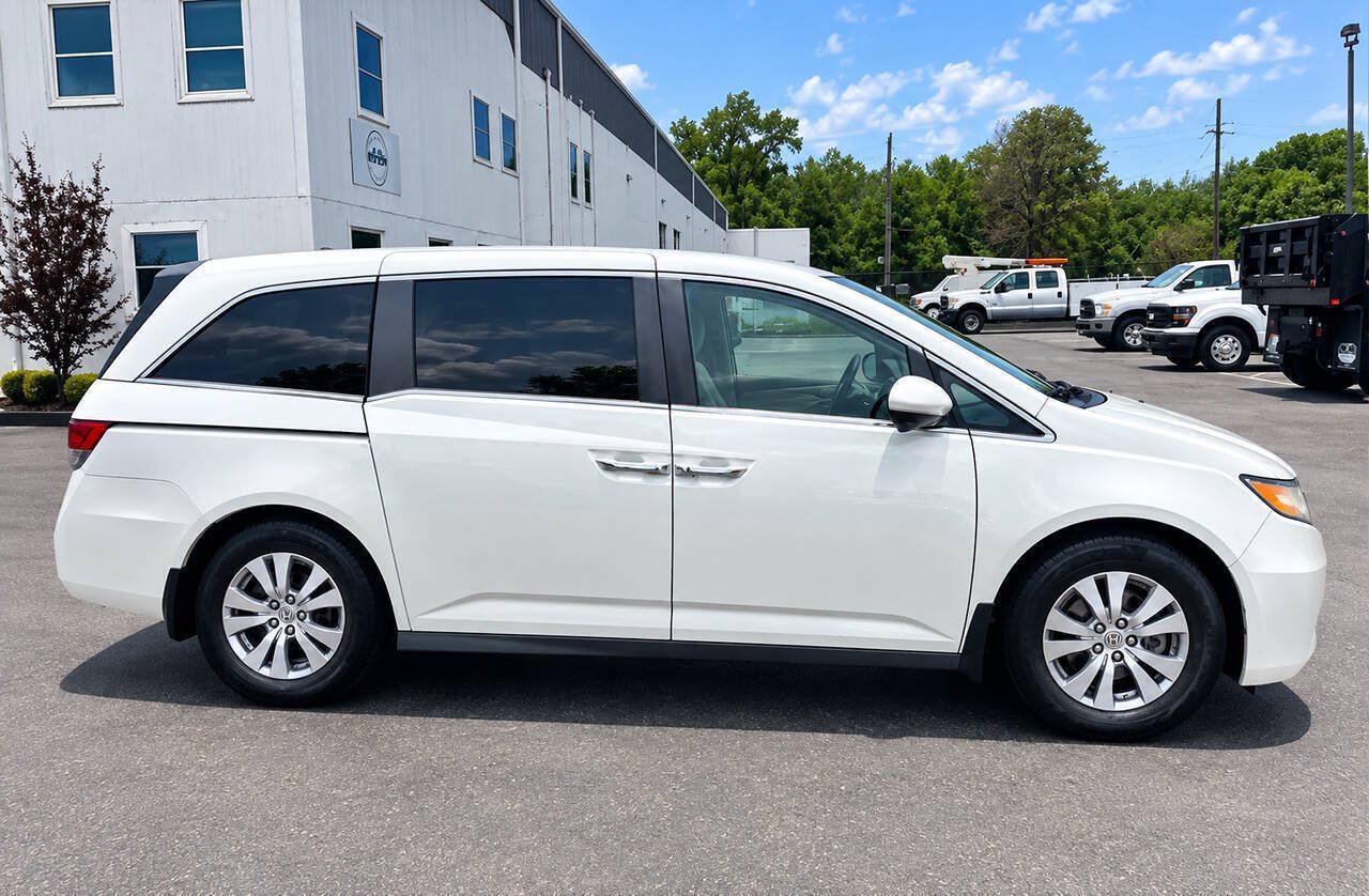 Used 2016 Honda Odyssey SE image 4
