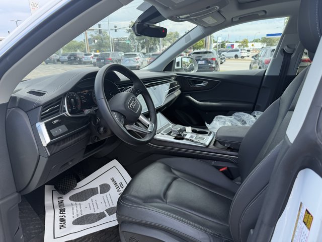Used 2023 Audi Q8 Premium Plus AWD/4WD image 5