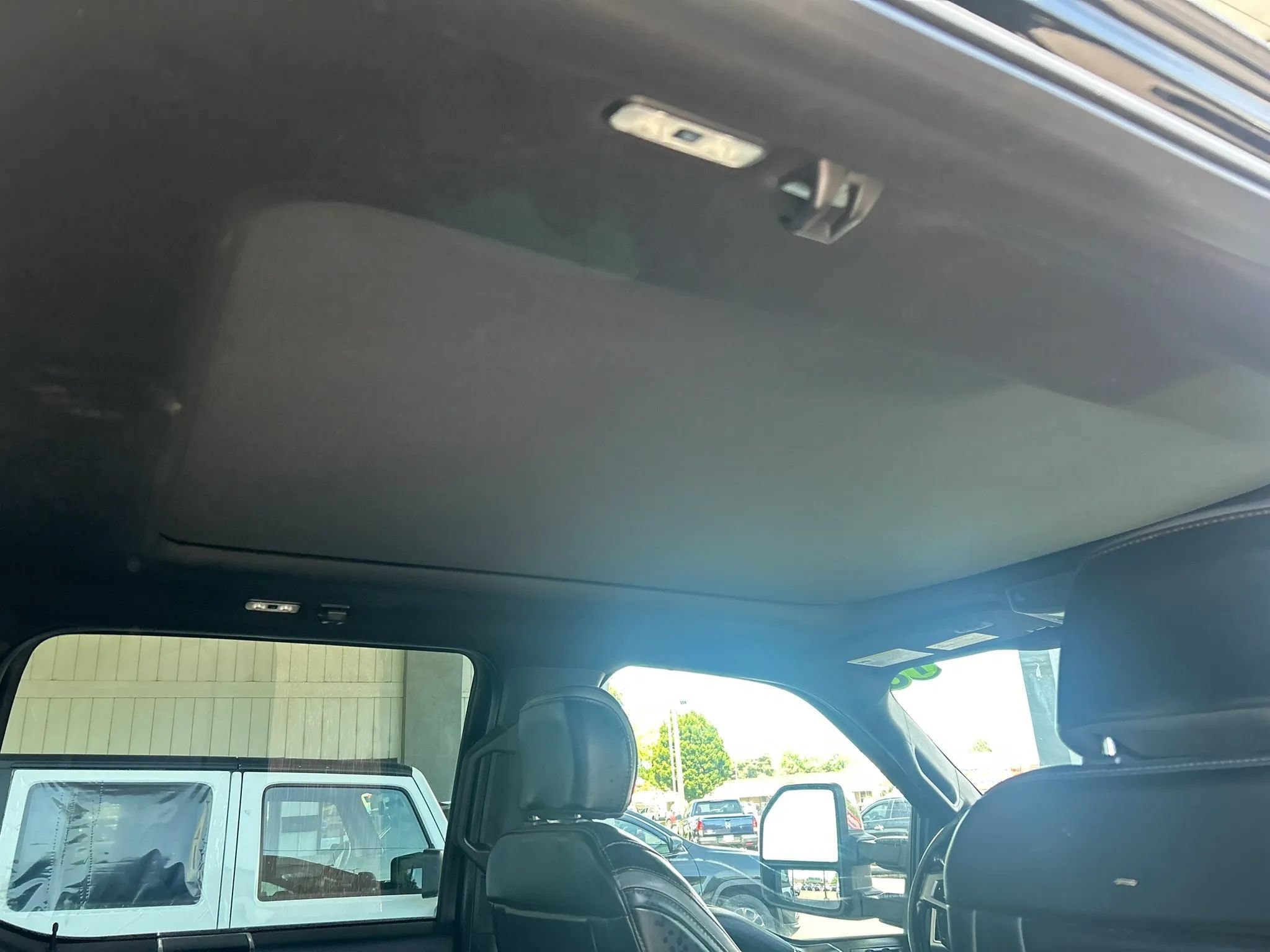 Used 2018 Ford F150 Platinum w/ Equipment Group 701A Luxury AWD/4WD image 9