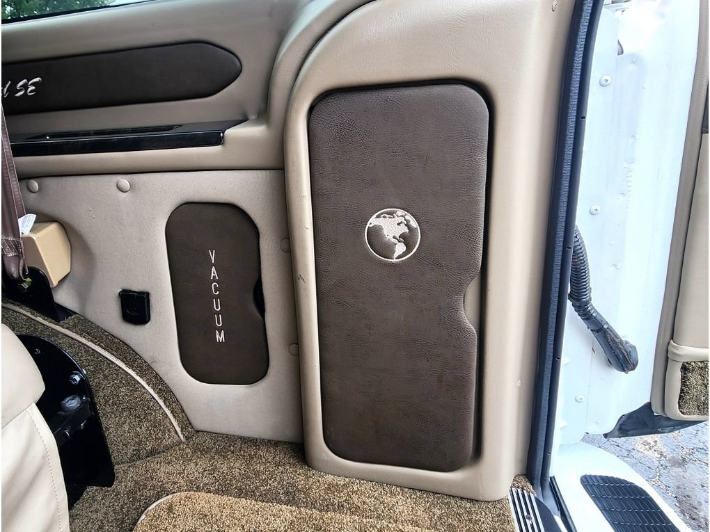 Used 2019 Chevrolet Express 2500 w/ Enhanced Convenience Package RWD image 17
