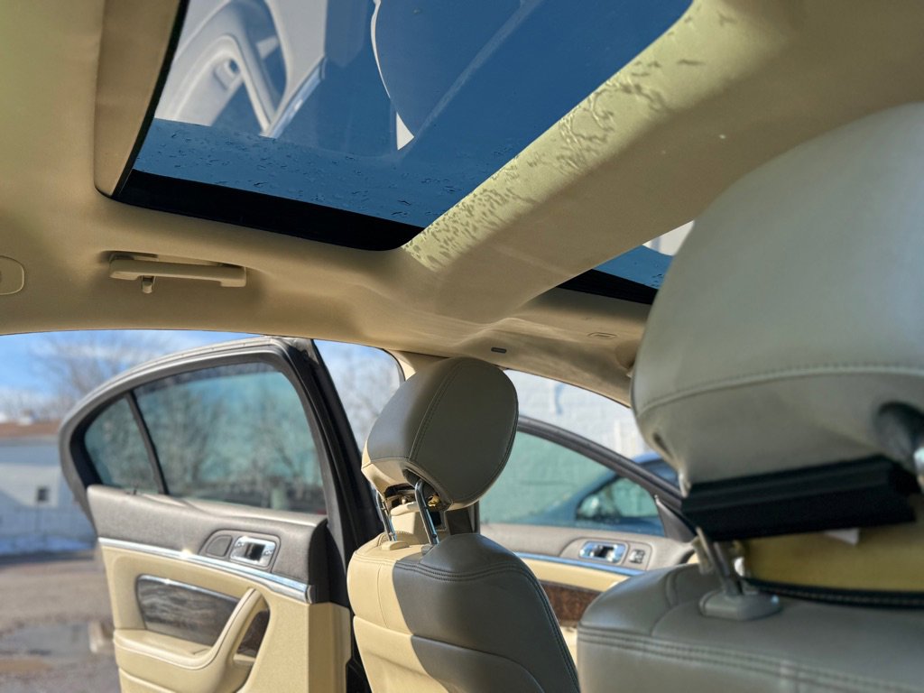 Used 2013 Lincoln MKS AWD image 14