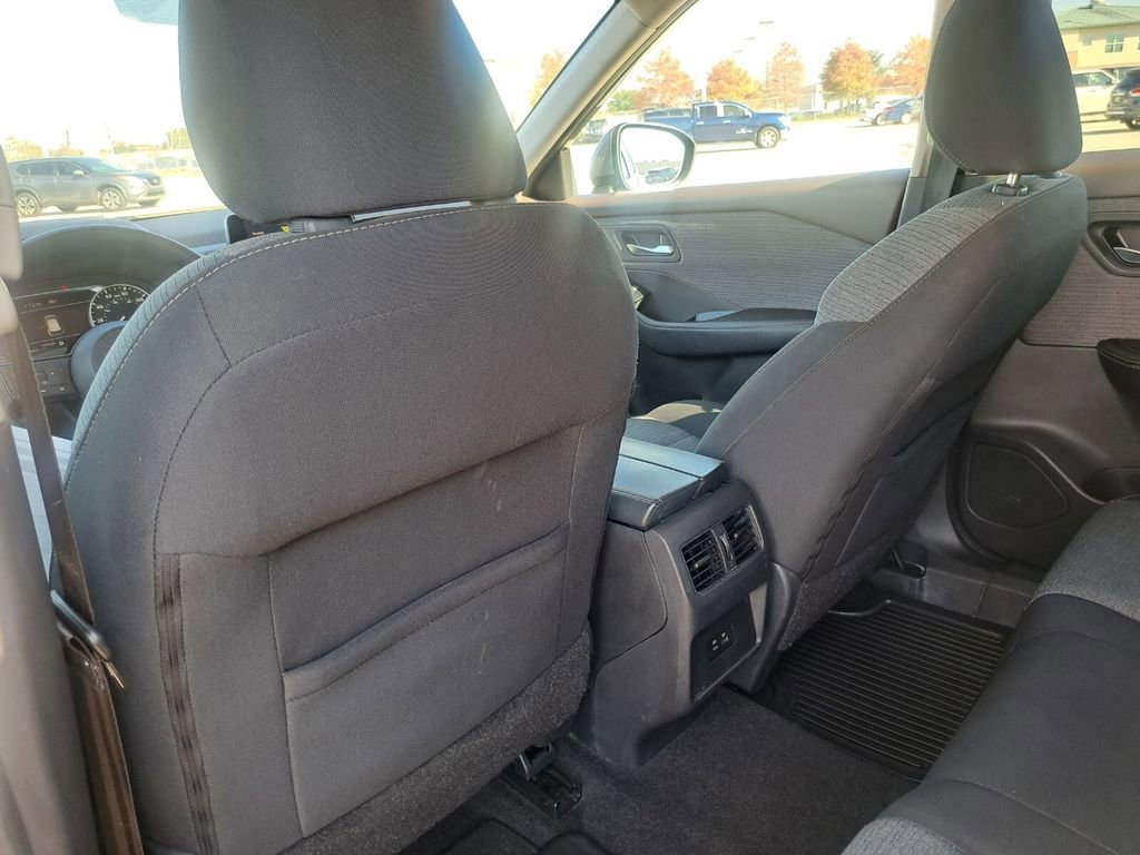 Used 2022 Nissan Rogue SV image 23